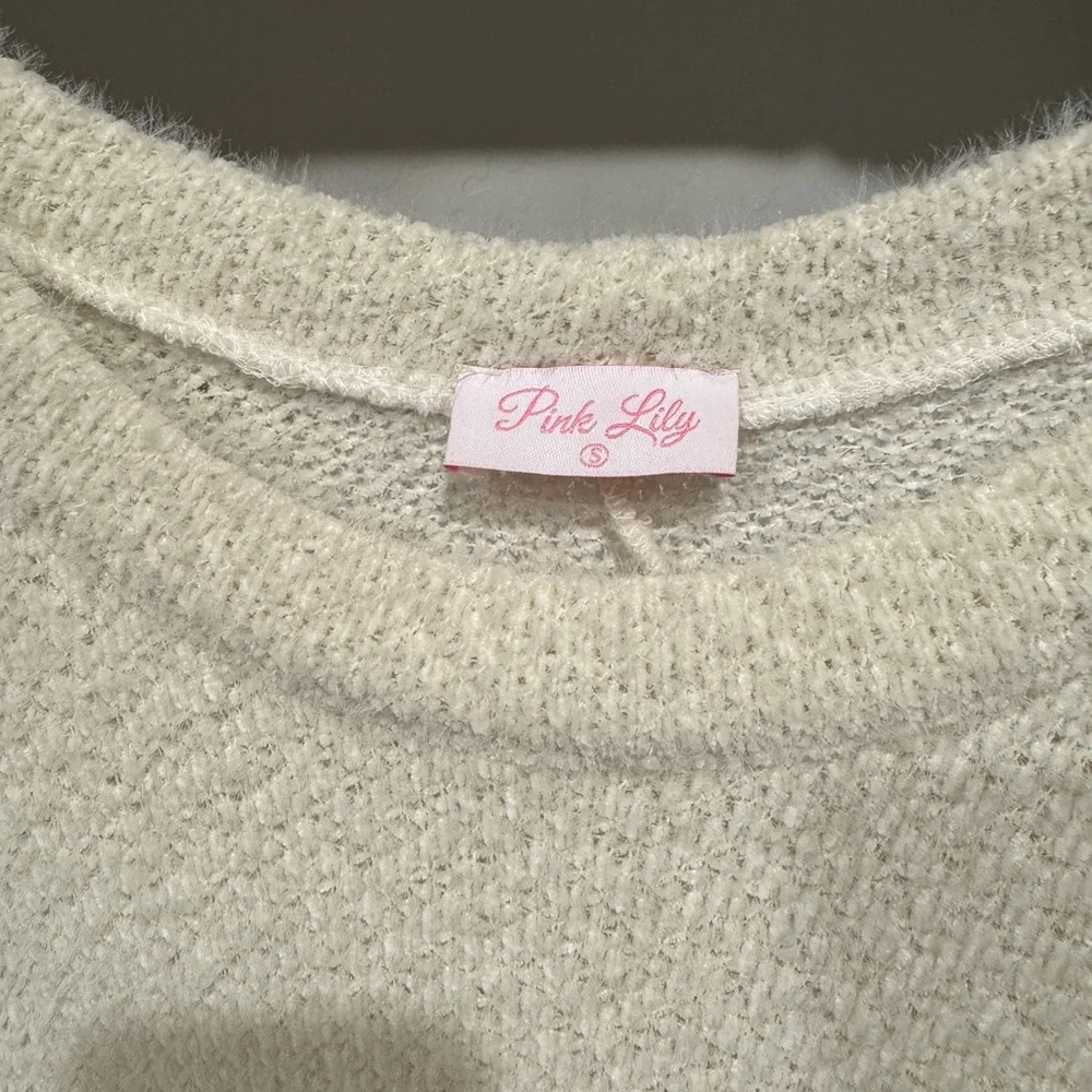 Pink Lily Sweater - Picture 2 of 4